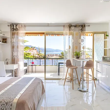 Apartment Magnifique Limitrophe Monaco, Parking Prive Roquebrune-Cap-Martin