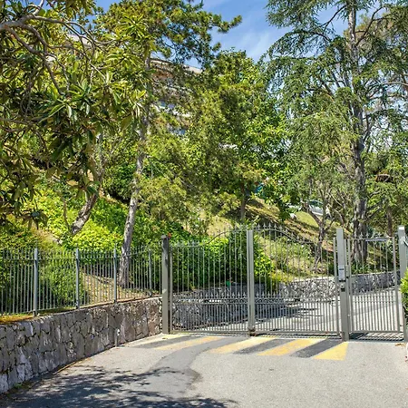 Magnifique Limitrophe Monaco, Parking Prive Apartment